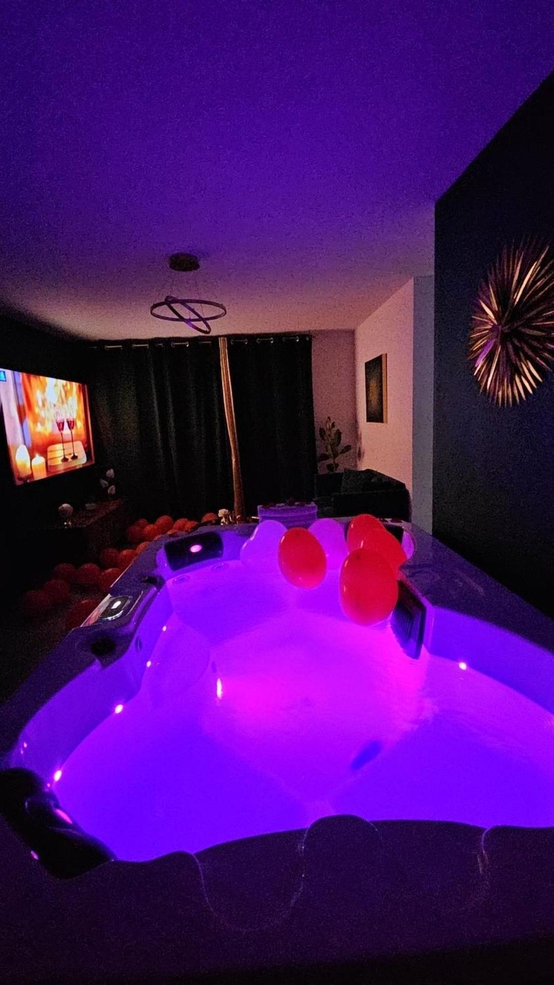 Suite Jacuzzi "Spa Privatif " Appartement Jacuzzi Тулуза Экстерьер фото